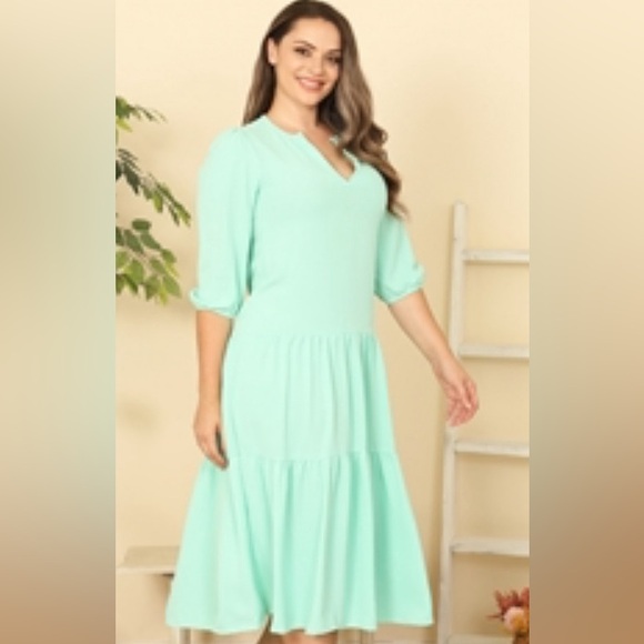 New boutique Beason River Mint Green Maxi Dress NWT - Picture 2 of 3